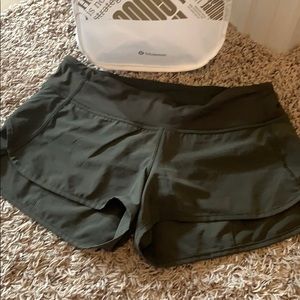 Lululemon shorts size 4